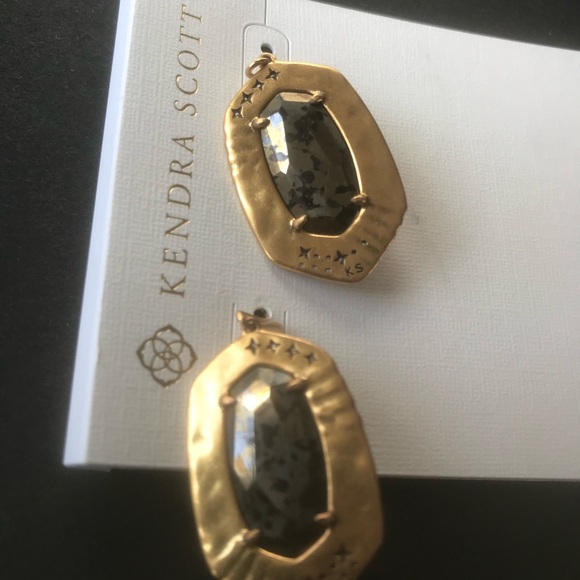 Kendra Scott Vintage Gold Black Pyrite - Picture 3 of 7